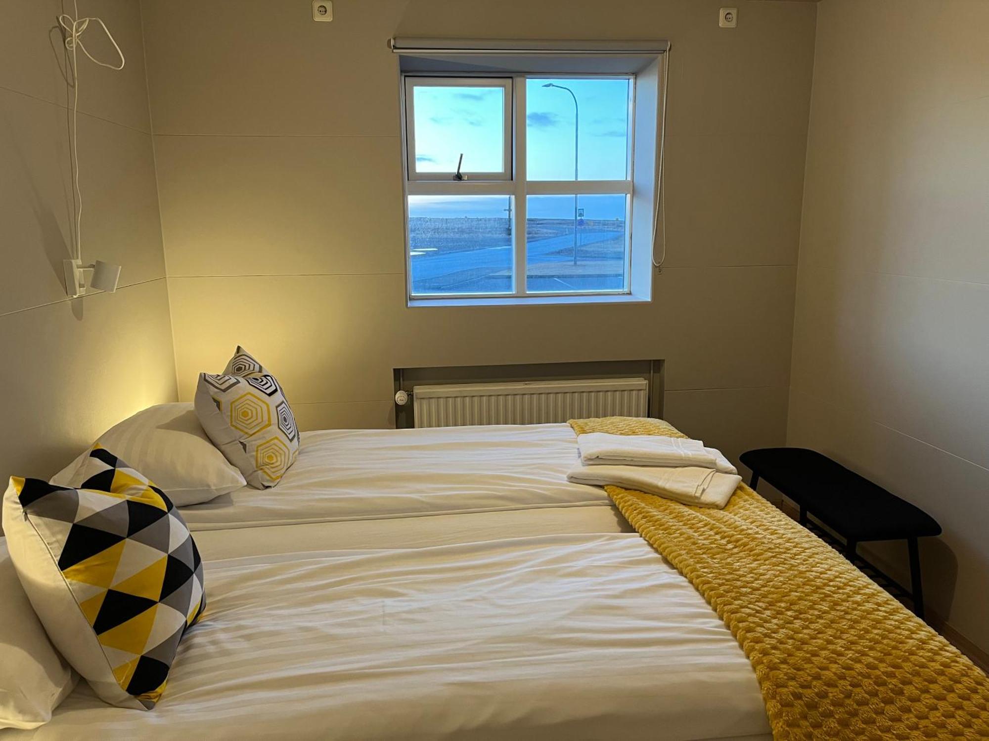 Guesthouse Hvammur By The Harbour Höfn Екстериор снимка