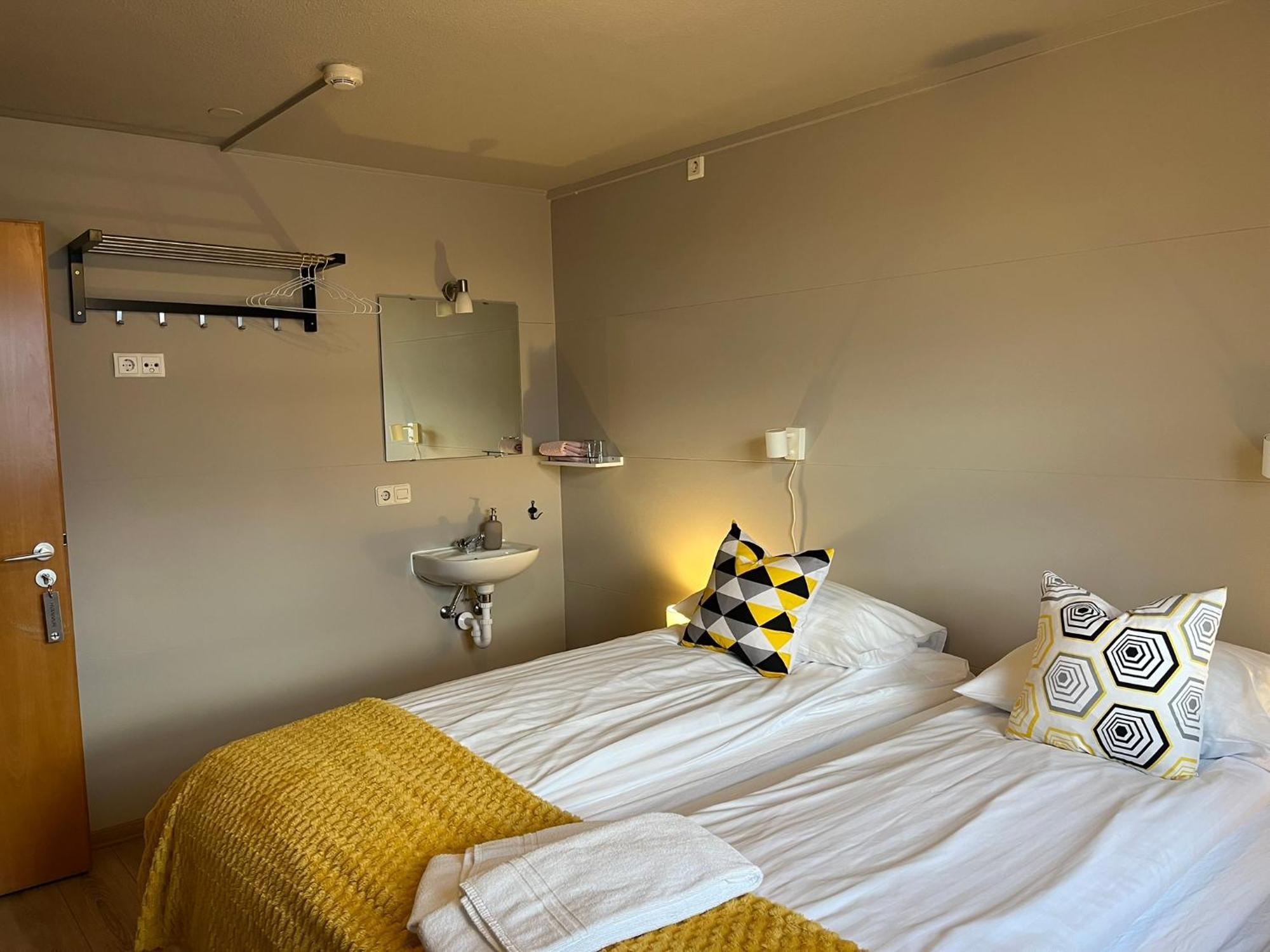 Guesthouse Hvammur By The Harbour Höfn Екстериор снимка