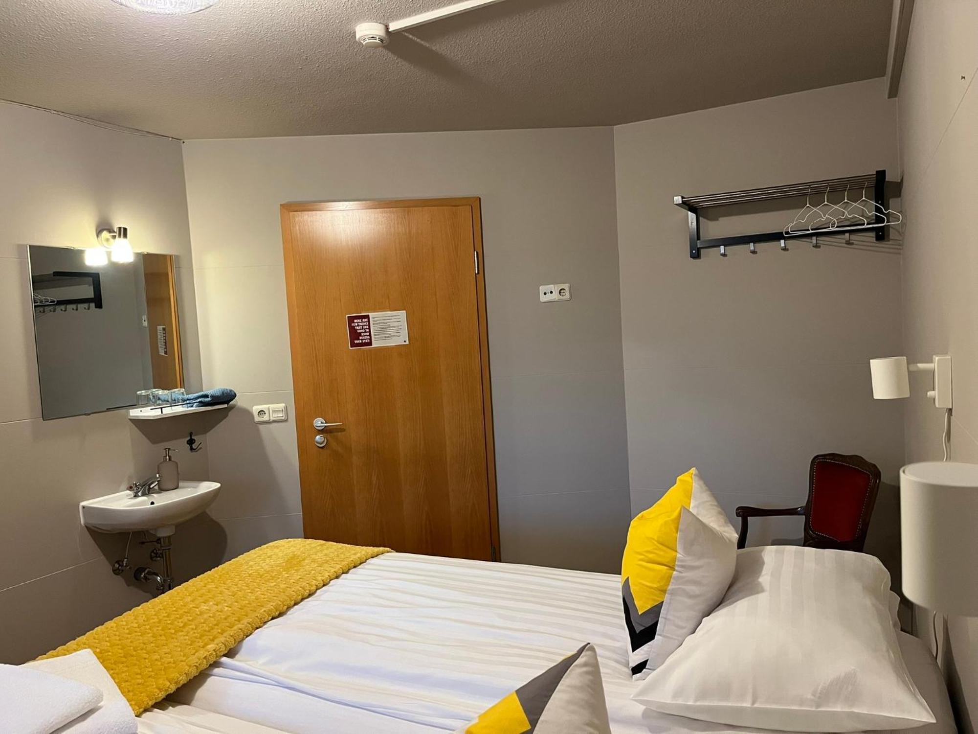 Guesthouse Hvammur By The Harbour Höfn Екстериор снимка