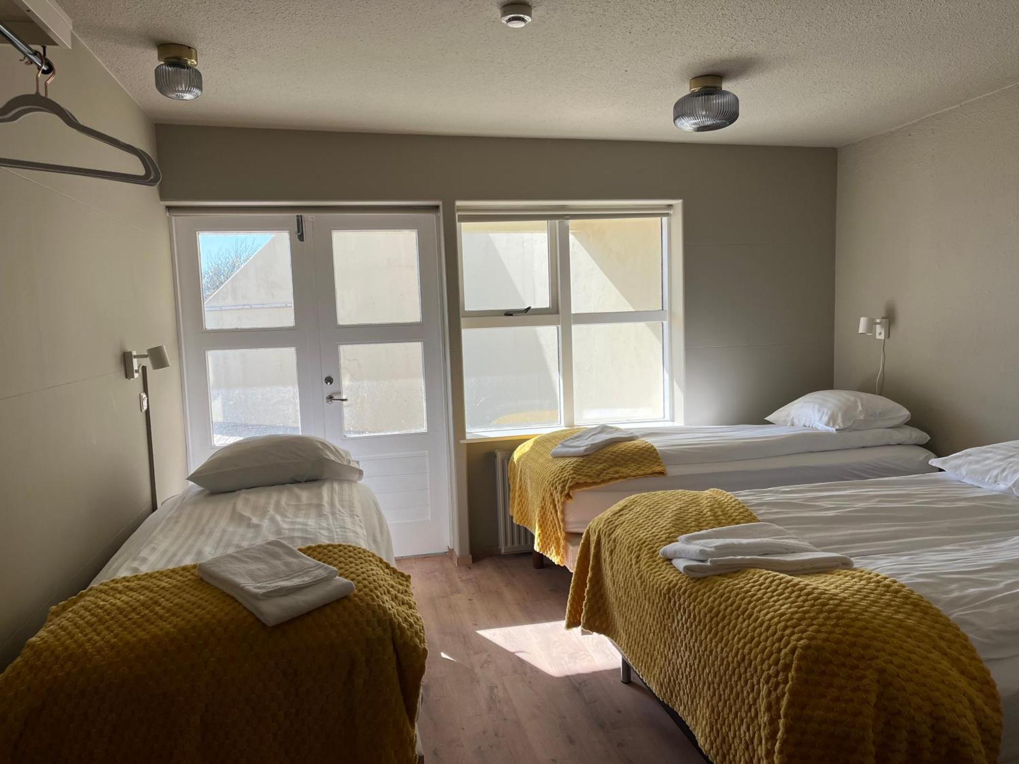 Guesthouse Hvammur By The Harbour Höfn Екстериор снимка