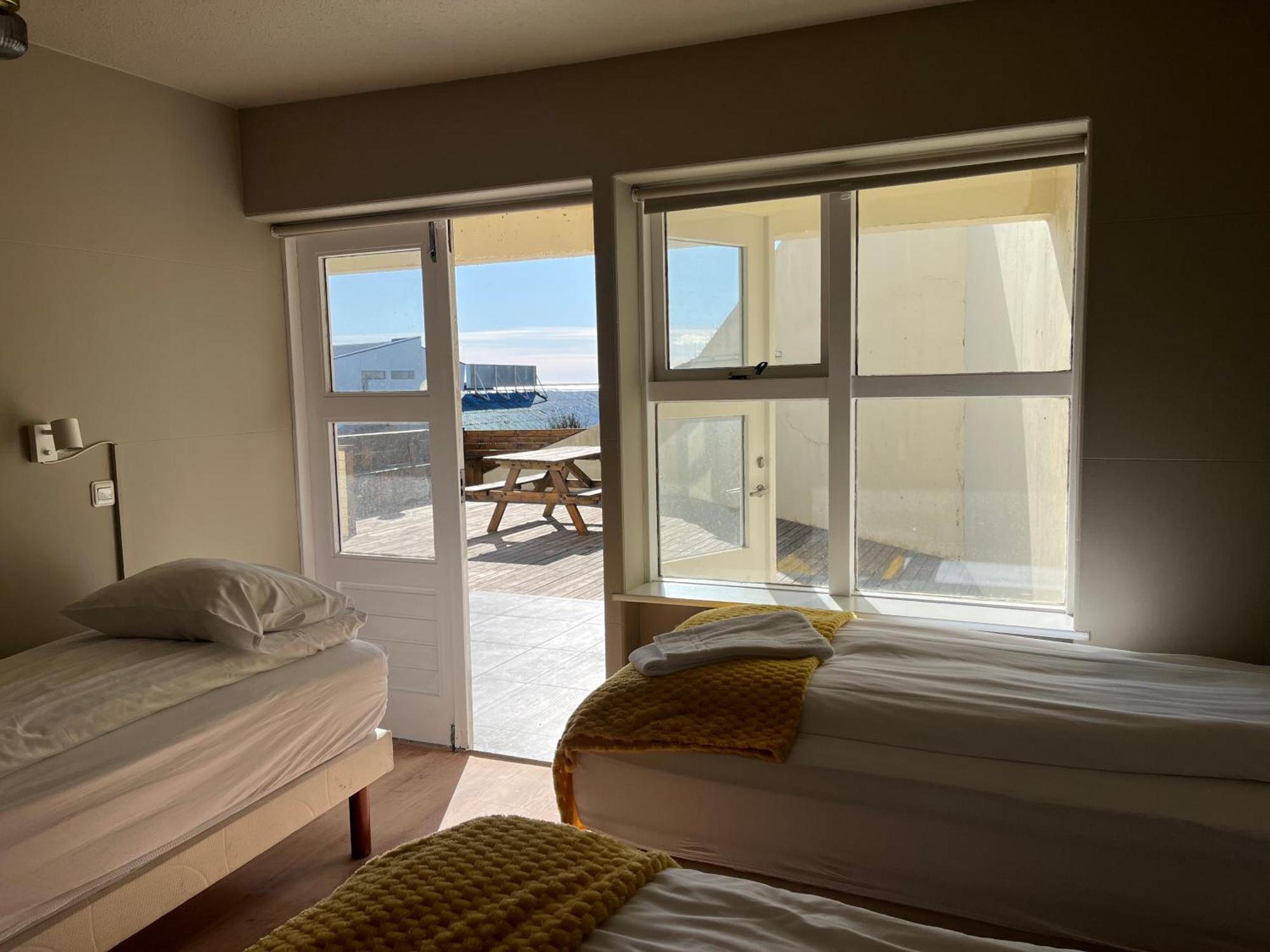 Guesthouse Hvammur By The Harbour Höfn Екстериор снимка
