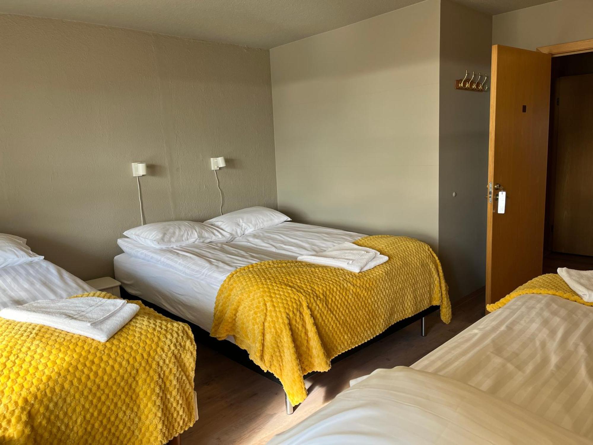 Guesthouse Hvammur By The Harbour Höfn Екстериор снимка